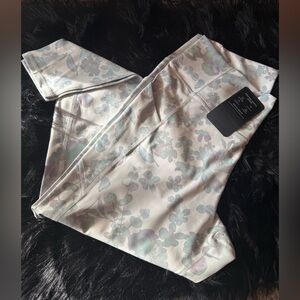 Fabletics Floral Leggings - Luna Gray and Yano Bloom